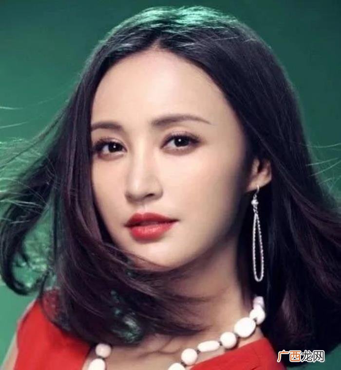 中短发烫发,2020年发型潮流趋势中短发内扣烫发发型图片