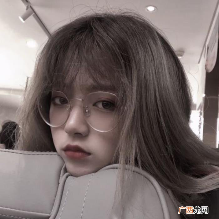 怎么追一个不理你的女孩子，追一个很久没联系的女生