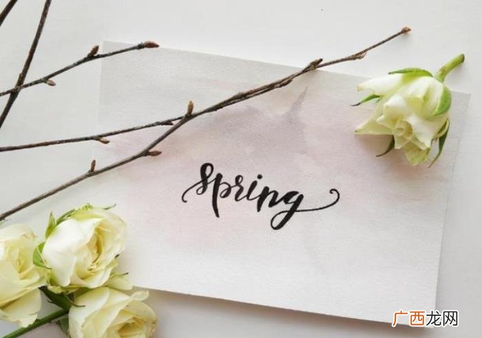 分手后对方主动联系你，却还经常主动联系你