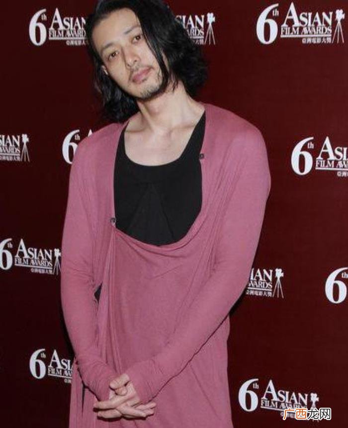 杨洋陈伟霆，陈伟霆杨洋仗着高颜值就能乱穿衣吗