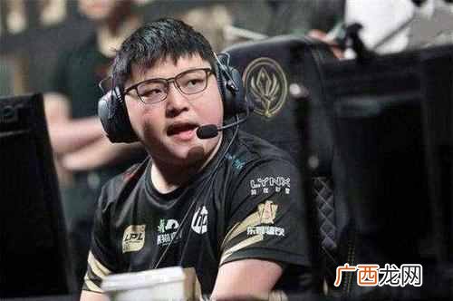 UZI宣布退役怎么回事 UZI宣布退役原因是什么 UZI身体状况