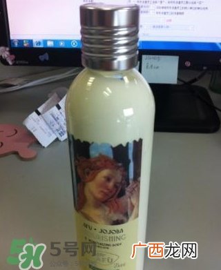 阿芙荷荷巴系列怎么样_阿芙荷荷巴水乳