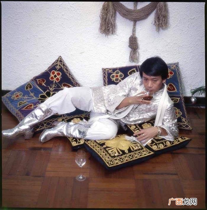 铁血丹心主题歌的粤语翻译,铁血丹心