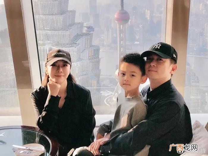 保剑锋的妻子是谁，保剑锋与妻子何珈好结婚12年恩爱如初