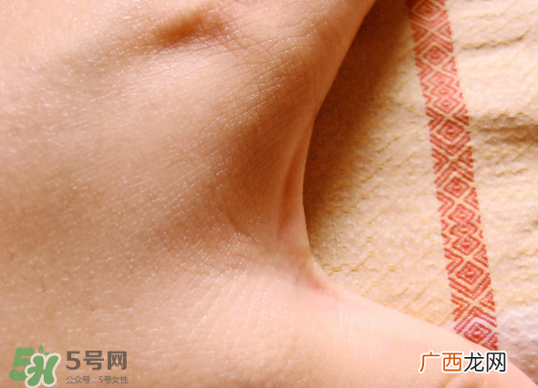 薇姿温泉矿物水活精华液怎么样 薇姿水循环精华好用吗