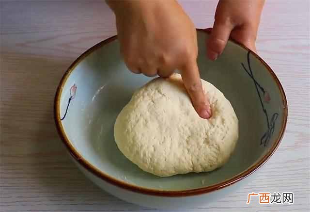 怎样做酱香饼？？教你最好吃的酱香饼做法