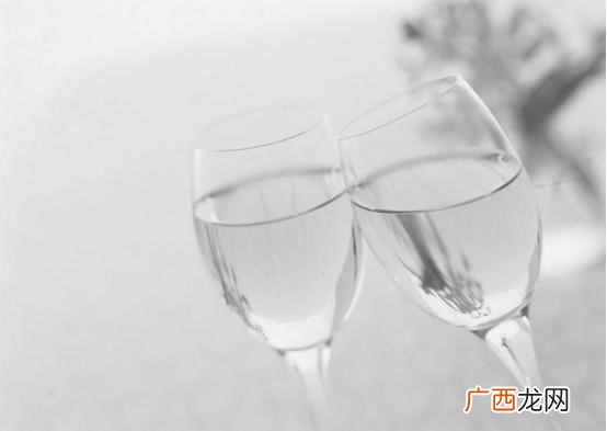 第一次喝白酒该怎么喝？白酒新手看过来
