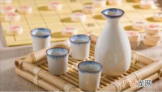 第一次喝白酒该怎么喝？白酒新手看过来