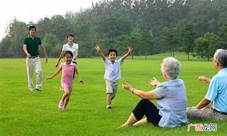 如何孝顺父母的做法？怎样对父母才算是孝顺
