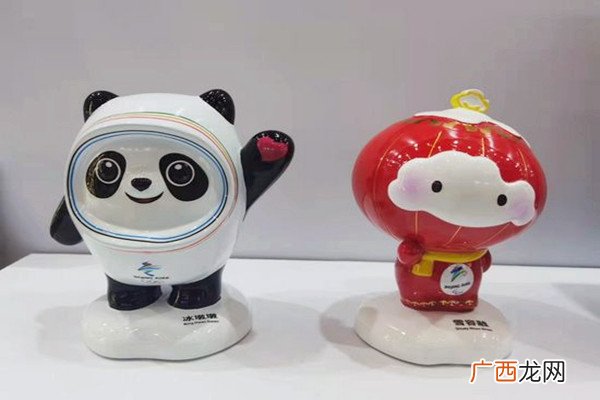 男子花万元购冰墩墩收到HelloKitty冰墩墩正版要在哪里买