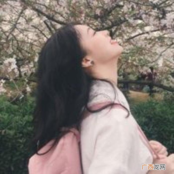 和喜欢的男孩子怎么找话题聊天，教你跟喜欢的男孩子聊天