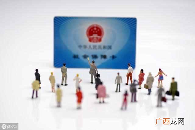 社保一个月交多少钱？自己交社保，一个月要交多少钱？