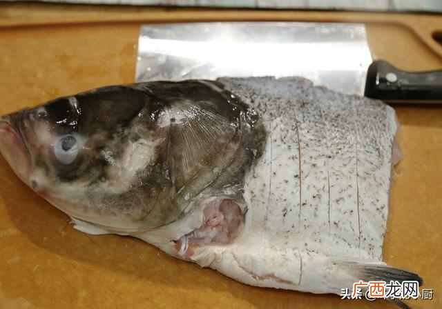 剁椒鱼头的做法？正宗剁椒鱼头的做法，三个要点要记牢