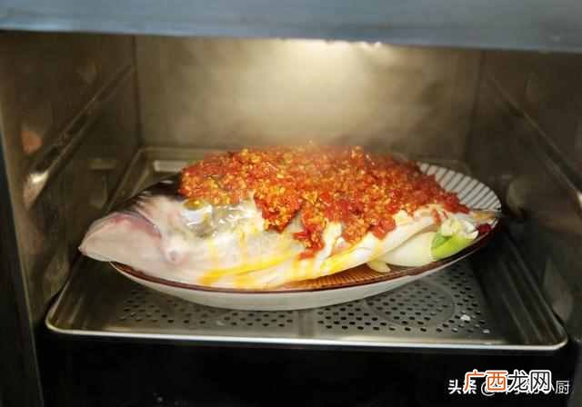 剁椒鱼头的做法？正宗剁椒鱼头的做法，三个要点要记牢