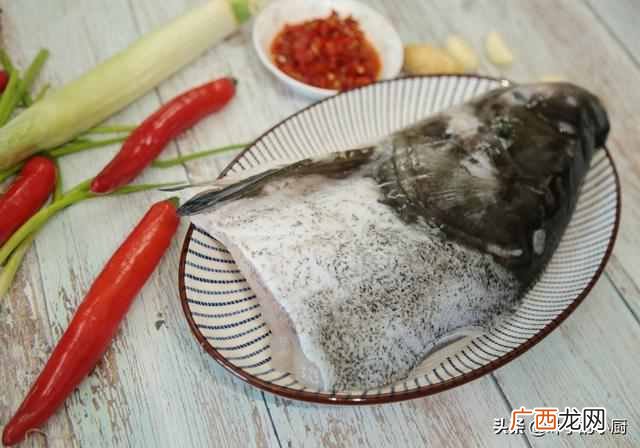 剁椒鱼头的做法？正宗剁椒鱼头的做法，三个要点要记牢