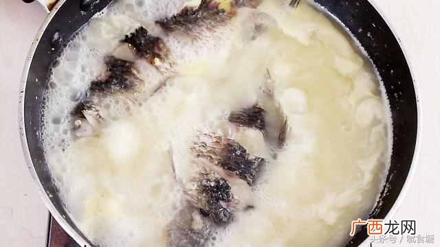 鲫鱼豆腐汤的做法？这才是鲫鱼豆腐汤最正宗的做法