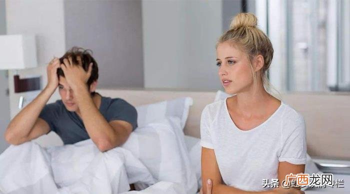 老公与陌生女人聊暧昧信息 老公微信暧昧算出轨吗