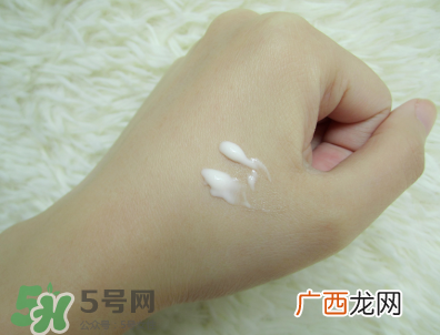希思黎焕白淡斑精华露怎么样 希思黎淡斑精华有用吗