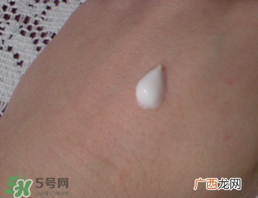 希思黎焕白淡斑精华露多少钱 希思黎淡斑精华露价格