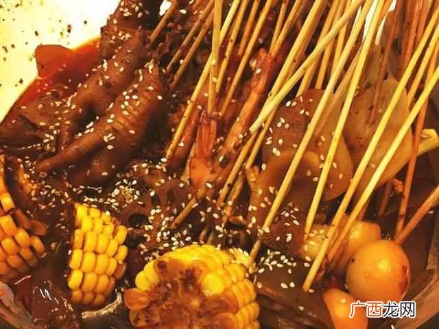 串签麻辣烫的做法？串串麻辣烫的详细制作，配方精确到克