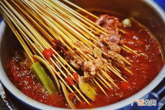 串签麻辣烫的做法？串串麻辣烫的详细制作，配方精确到克