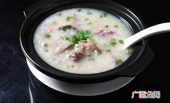 玉米猪肝瘦肉粥的美味做法？这种做法好喝又营养，现在知道还不晚