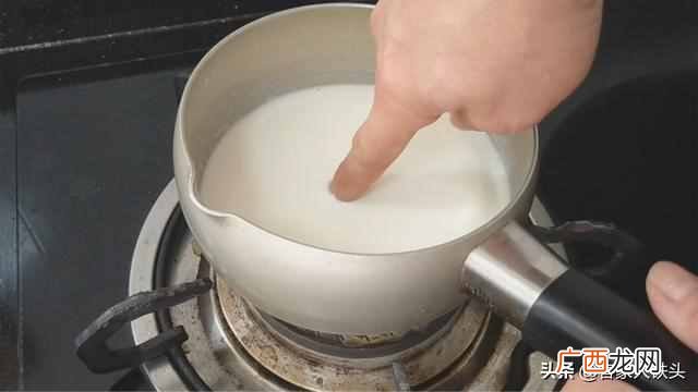 油条的做法和配方？告诉你详细配方与做法，好吃放心做法简单