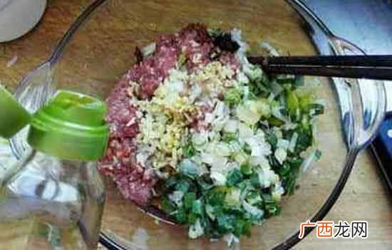 羊肉饺子馅的做法？羊肉饺子馅配什么蔬菜