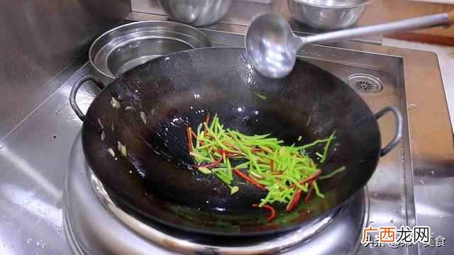 土豆丝的做法？饭店的土豆丝为啥炒的那么好吃，厨师长分享正宗做法
