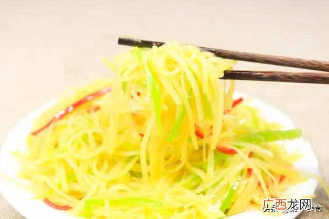 土豆丝的做法？饭店的土豆丝为啥炒的那么好吃，厨师长分享正宗做法