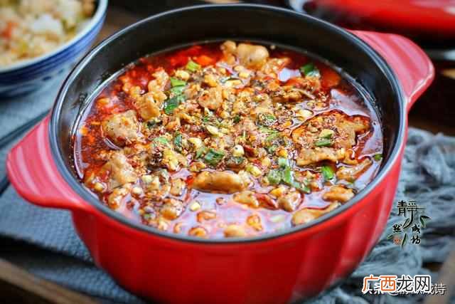 水煮肉片的家常做法？肉片滑嫩的诀窍全在里面了