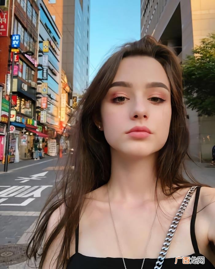 为什么女人突然不怎么理你了，她突然不回我消息了是怎么回事