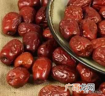 红枣泡水的做法及功效？养生泡红枣，你的方法正确吗？