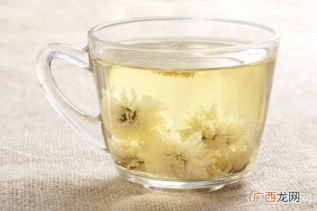 喝菊花茶有什么好处??菊花茶这三个好处,很多饮料都比不上!