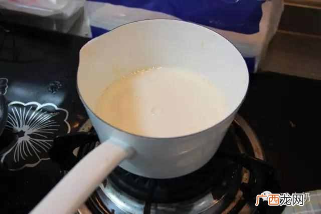 刚挤的鲜牛奶怎么煮？鲜牛奶要怎么加热营养成分才不会流失？