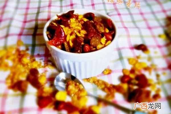 泡燕麦片的方法？泡牛奶两相宜的什锦燕麦片的做法步骤