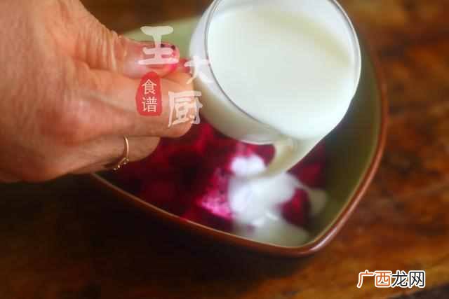 怎样自制美味的火龙果酸奶？？火龙果酸奶你真的会做吗