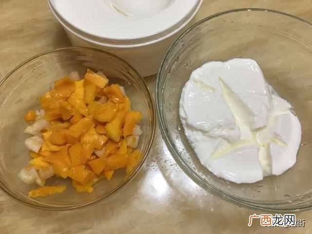 家庭版炒酸奶怎么做？？在家自制炒酸奶，方法简单