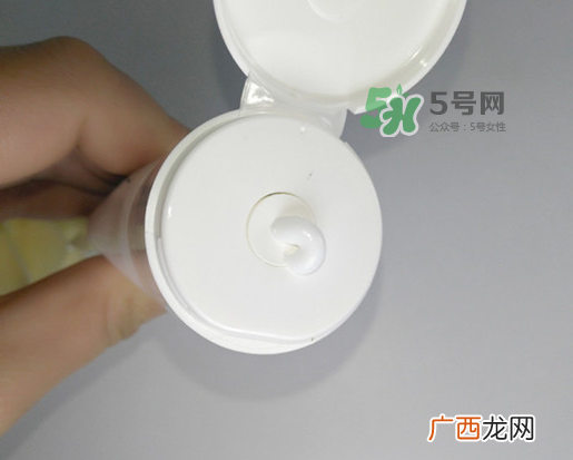 雅漾舒缓特护面霜怎么样 雅漾舒缓特护面霜怎么用