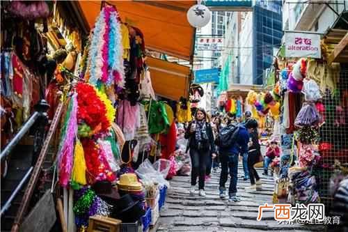 怎么摆地摊赚钱？？新手如何摆地摊？卖什么最赚钱？