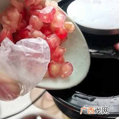 怎样榨石榴汁？？鲜榨石榴汁的做法