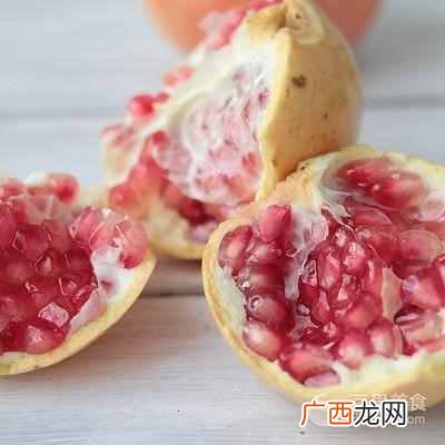 怎样榨石榴汁？？鲜榨石榴汁的做法