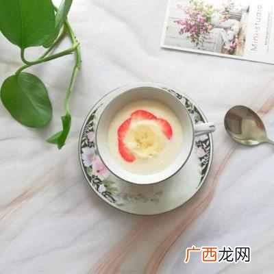 怎样做美味的香蕉蜂蜜酸奶??香蕉酸奶奶昔没人能抗拒!