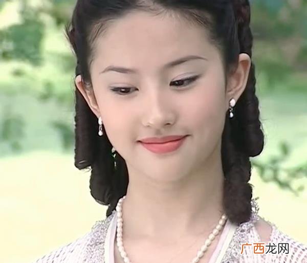 爱一个人爱的太卑微了怎么办，前期爱得太卑微