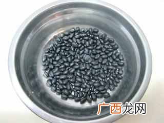 怎样做美味的三黑营养豆浆？？三黑豆浆的家常做法