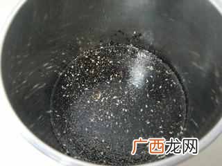 怎样做美味的三黑营养豆浆？？三黑豆浆的家常做法