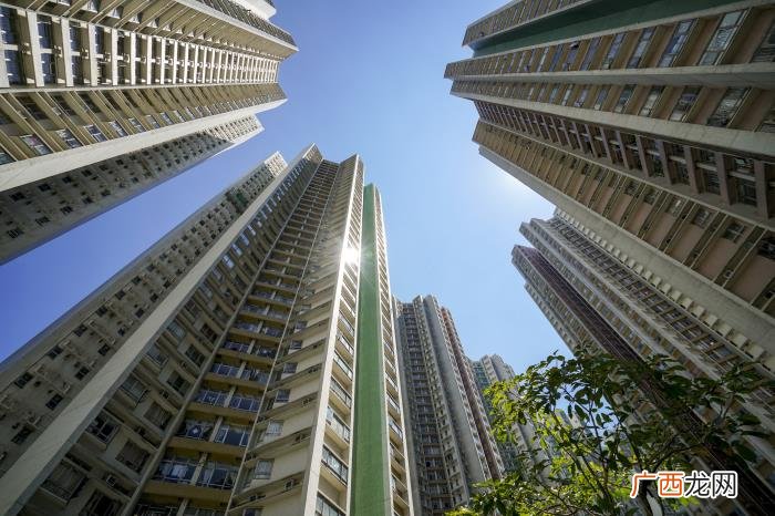 在香港买房，香港逾半受访者认为在港买房是妄想