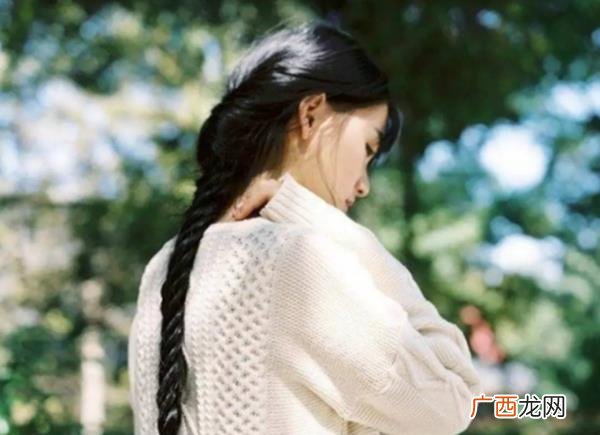 爱一个人不知道对方爱不爱我，一个人爱不爱你