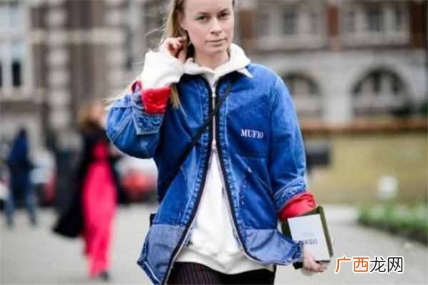 白色卫衣怎样搭配好看？白色卫衣的3个搭配技巧