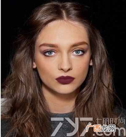 女生染发颜色与肤色的搭配技巧？告诉你什么肤色适合什么颜色的头发